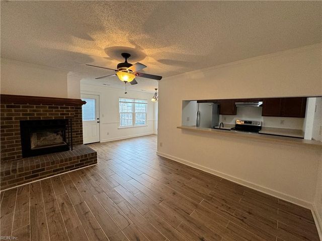 305 Nottaway CT, Chesapeake, VA 23320