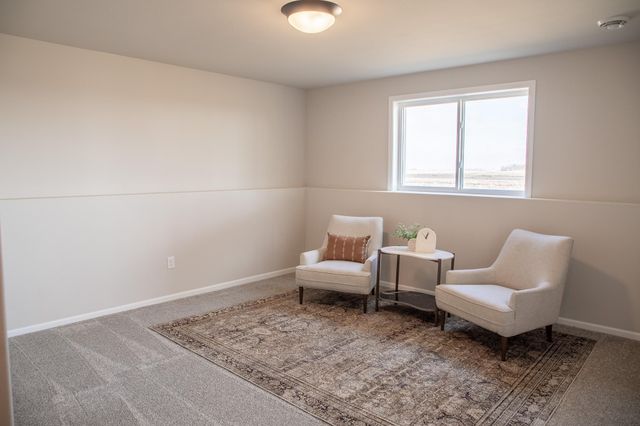 212 Lionheart Drive, Horace, ND 58047