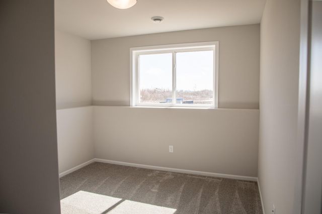 212 Lionheart Drive, Horace, ND 58047