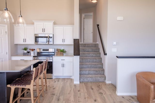 212 Lionheart Drive, Horace, ND 58047