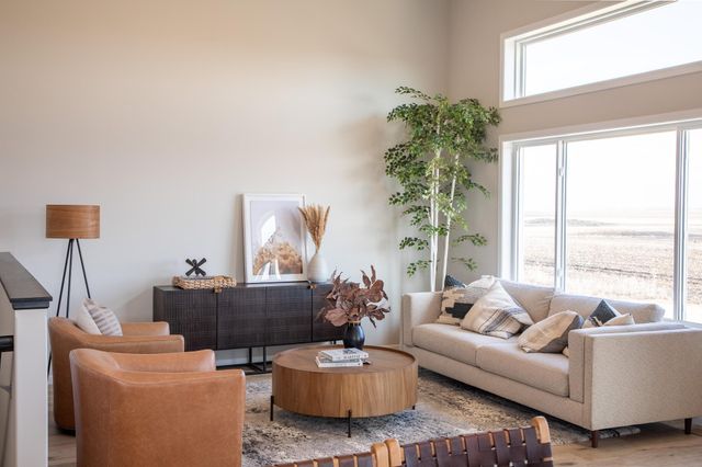 212 Lionheart Drive, Horace, ND 58047