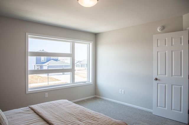 212 Lionheart Drive, Horace, ND 58047