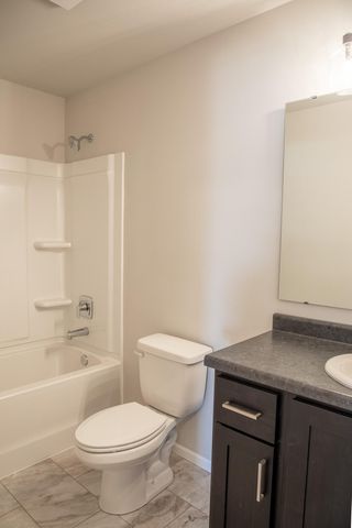 212 Lionheart Drive, Horace, ND 58047