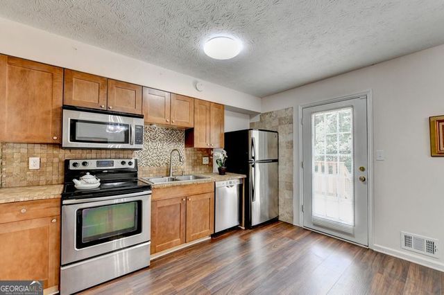 3414 Broxton Mill Way, Snellville, GA 30039