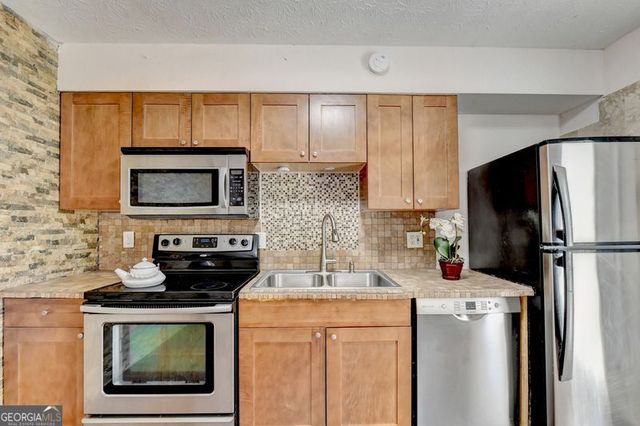 3414 Broxton Mill Way, Snellville, GA 30039