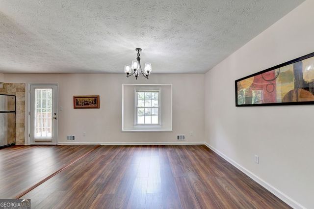 3414 Broxton Mill Way, Snellville, GA 30039