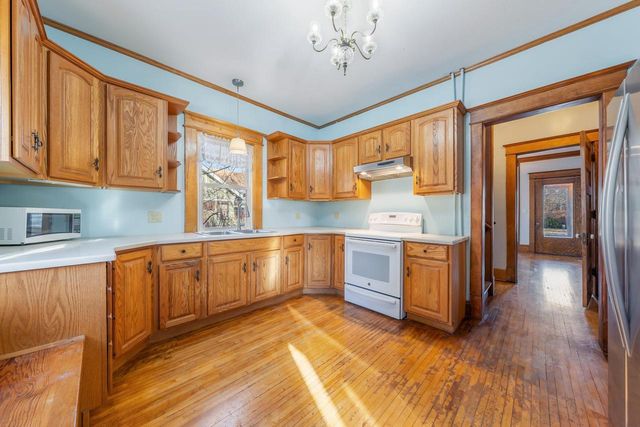 1641 JACKSON STREET, Oshkosh, WI 54901