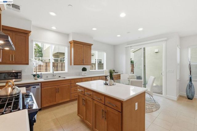 8553 Schooner Way, Newark, CA 94560