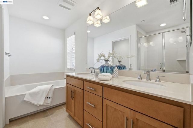 8553 Schooner Way, Newark, CA 94560