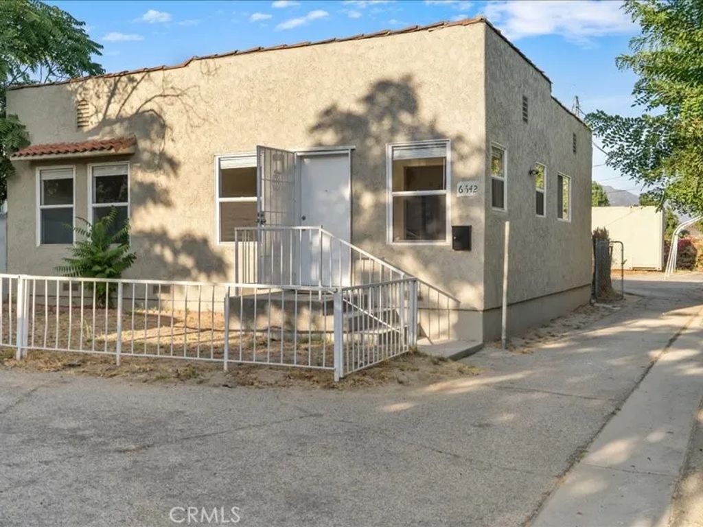 6642 Vineland Avenue, North Hollywood, CA 91606