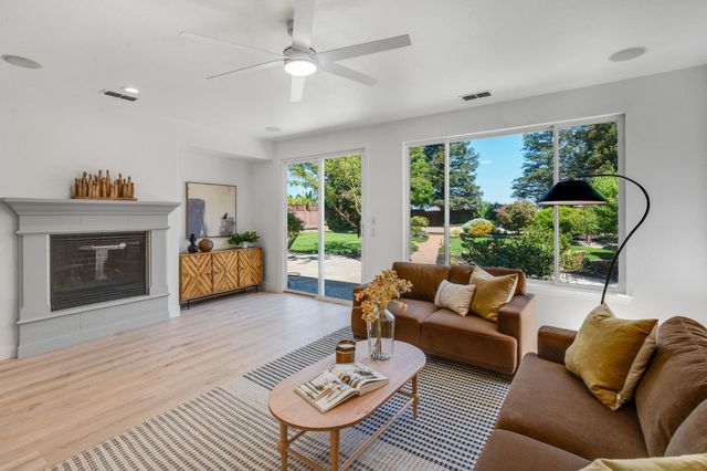 3277 Mount Tamalpais Dr, Roseville, CA 95747