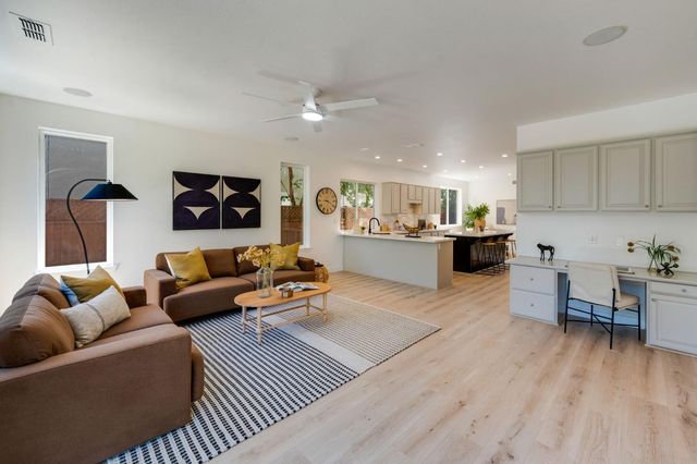 3277 Mount Tamalpais Dr, Roseville, CA 95747