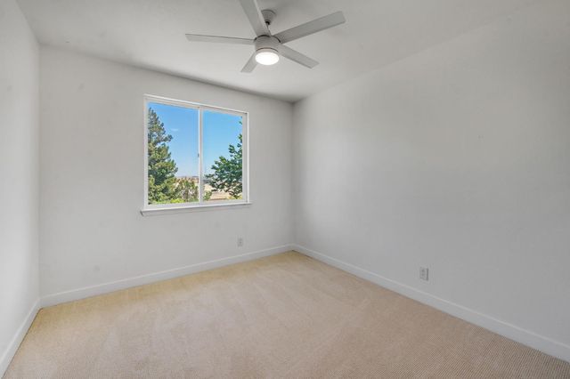 3277 Mount Tamalpais Dr, Roseville, CA 95747