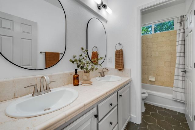 3277 Mount Tamalpais Dr, Roseville, CA 95747