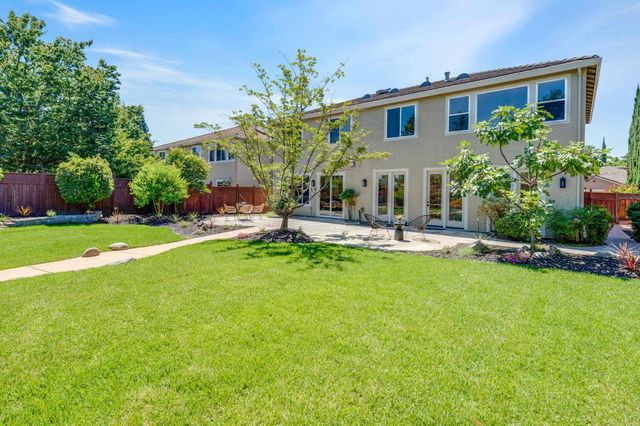3277 Mount Tamalpais Dr, Roseville, CA 95747