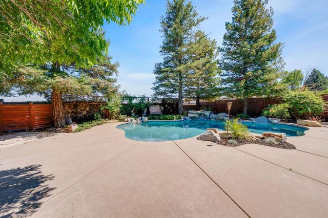 3277 Mount Tamalpais Dr, Roseville, CA 95747
