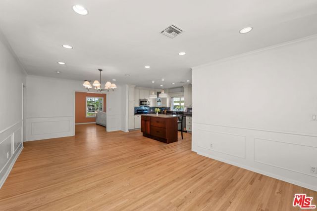 5656 Vesper Avenue, Sherman Oaks, CA 91411