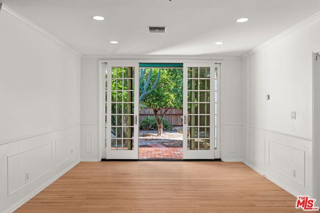 5656 Vesper Avenue, Sherman Oaks, CA 91411