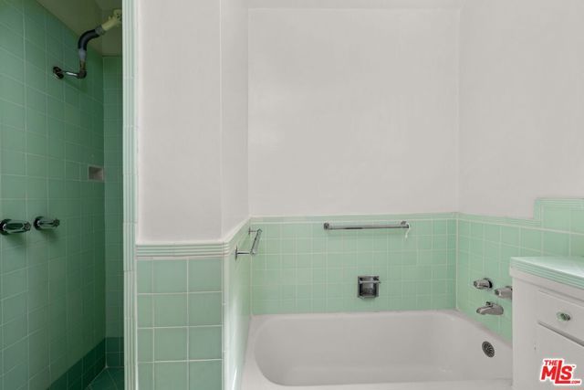 5656 Vesper Avenue, Sherman Oaks, CA 91411