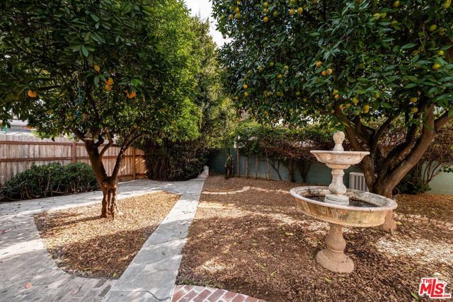 5656 Vesper Avenue, Sherman Oaks, CA 91411