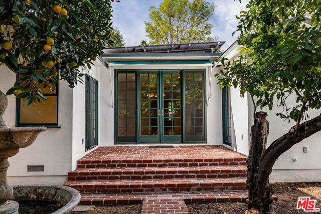 5656 Vesper Avenue, Sherman Oaks, CA 91411