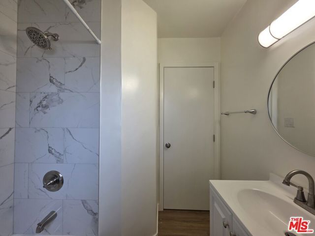 1280 West Boulevard 1282B, Los Angeles, CA 90019