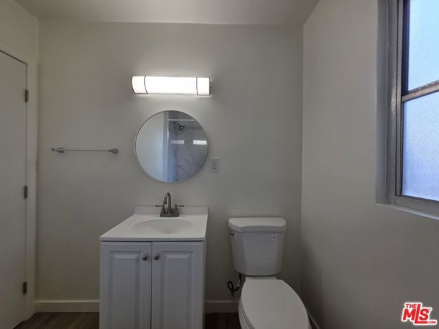 1280 West Boulevard 1282B, Los Angeles, CA 90019