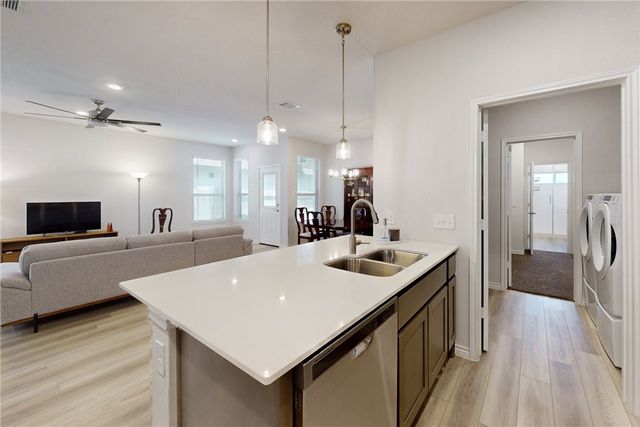817 Mineral Wells Lane, College Station, TX 77845