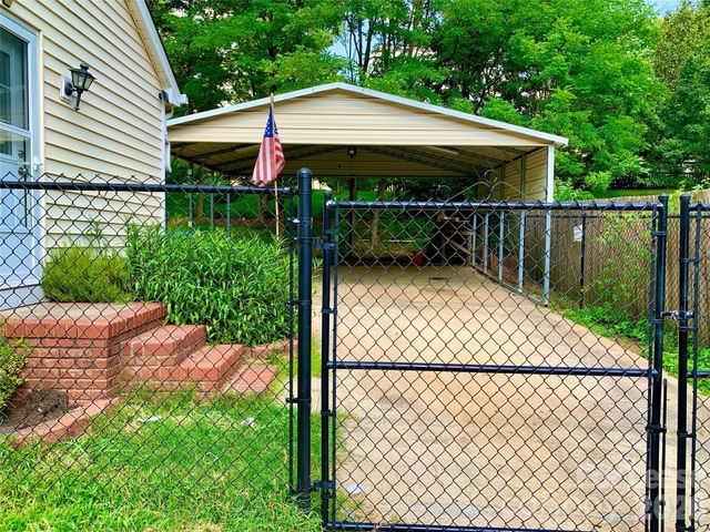 5323 Caradon Drive, Charlotte, NC 28227