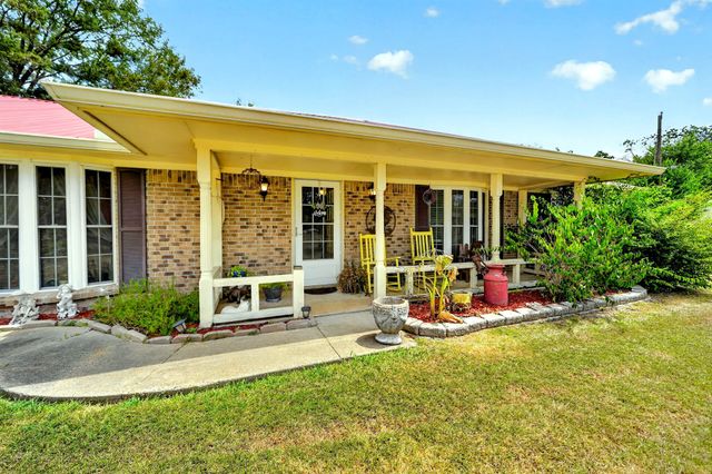 1022 Robin Road, Oak Ridge, TX 75161