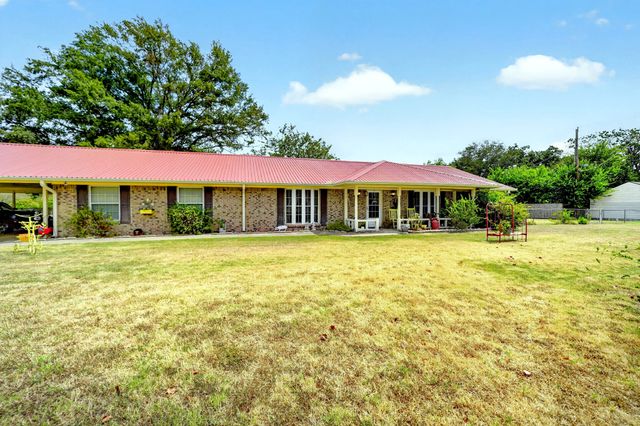 1022 Robin Road, Oak Ridge, TX 75161