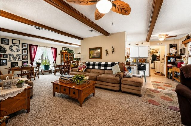 1022 Robin Road, Oak Ridge, TX 75161