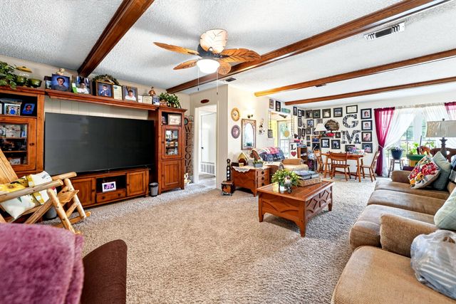 1022 Robin Road, Oak Ridge, TX 75161