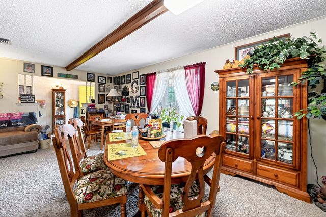 1022 Robin Road, Oak Ridge, TX 75161