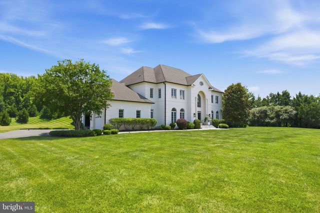 40163 BEACON HILL DR, Leesburg, VA 20176