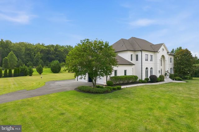 40163 BEACON HILL DR, Leesburg, VA 20176