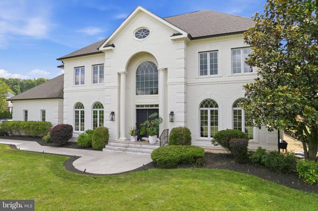 40163 BEACON HILL DR, Leesburg, VA 20176