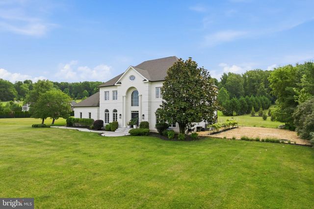 40163 BEACON HILL DR, Leesburg, VA 20176