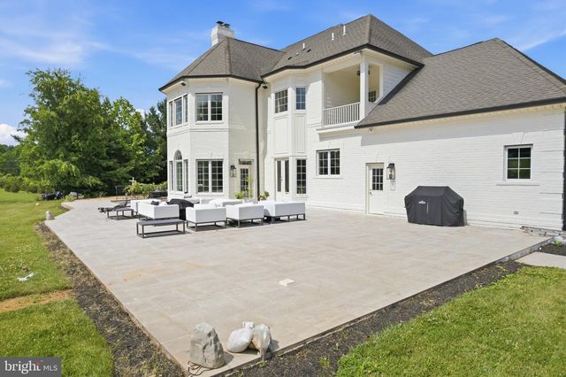 40163 BEACON HILL DR, Leesburg, VA 20176
