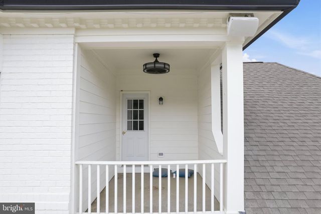 40163 BEACON HILL DR, Leesburg, VA 20176