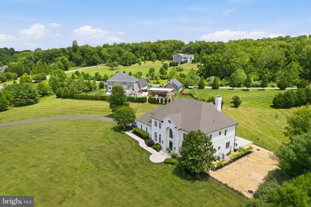 40163 BEACON HILL DR, Leesburg, VA 20176