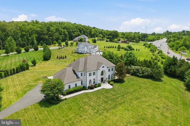 40163 BEACON HILL DR, Leesburg, VA 20176