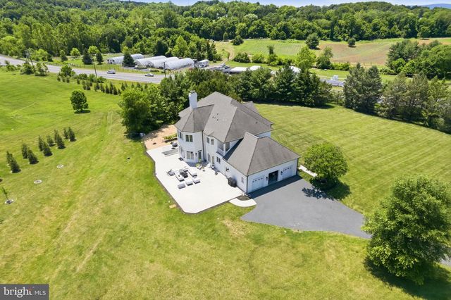 40163 BEACON HILL DR, Leesburg, VA 20176