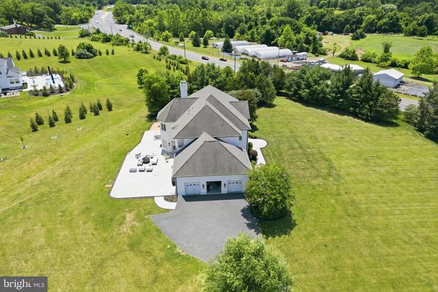 40163 BEACON HILL DR, Leesburg, VA 20176