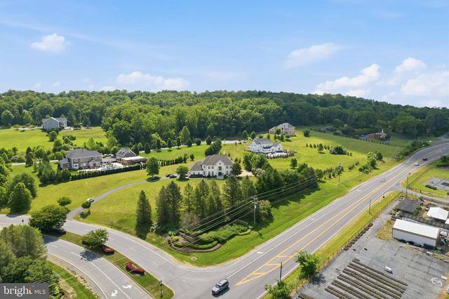 40163 BEACON HILL DR, Leesburg, VA 20176