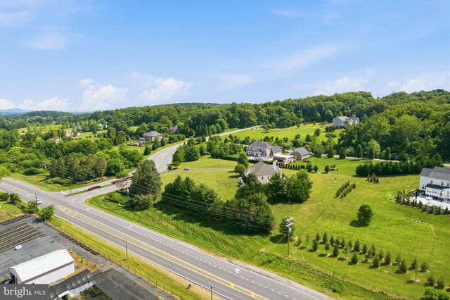 40163 BEACON HILL DR, Leesburg, VA 20176