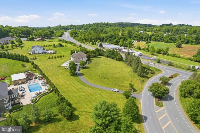 40163 BEACON HILL DR, Leesburg, VA 20176