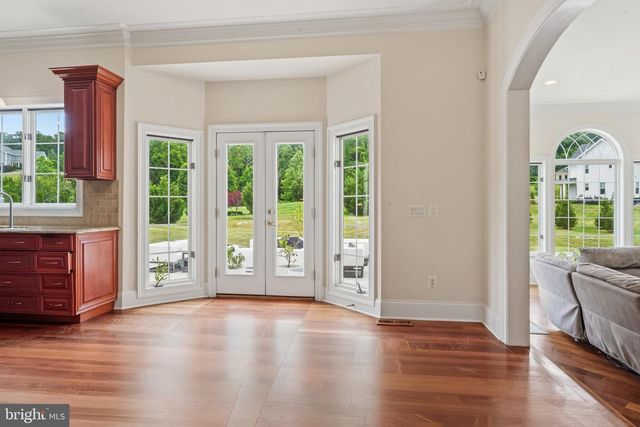 40163 BEACON HILL DR, Leesburg, VA 20176