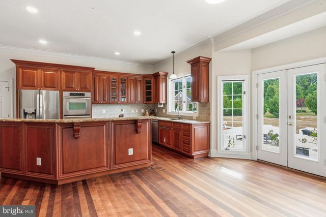40163 BEACON HILL DR, Leesburg, VA 20176