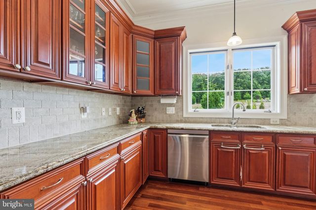 40163 BEACON HILL DR, Leesburg, VA 20176